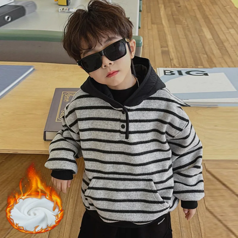 Осенние толстовки в полоску для мальчиков, детская флисовая толстовка с капюшоном, детская зимняя повседневная спортивная одежда, новый модный теплый пуловер для малышей
Осенние толстовки в полоску для мальчиков, детская флисовая толстовка с капюшоном, детская зимняя повседневная спортивная одежда, новый модный теплый пуловер для малышей