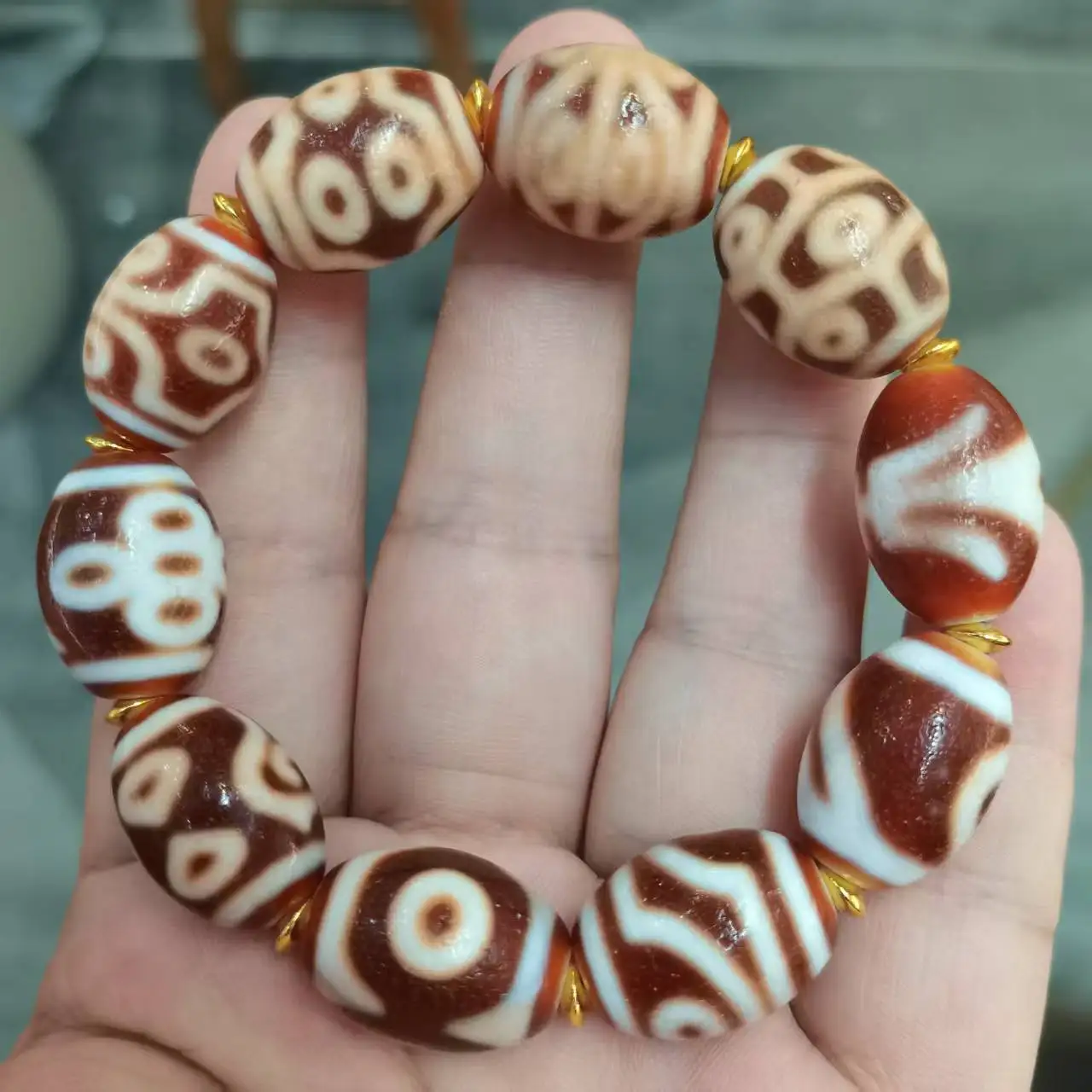 2025 красных бусин Baojiang Weathering Dzi из натурального агата, очаровательные тотемы с несколькими пучками, высококачественный драгоценный браслет
2025 красных бусин Baojiang Weathering Dzi из натурального агата, очаровательные тотемы с несколькими пучками, высококачественный драгоценный браслет