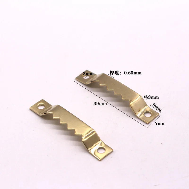 Steel Photo Frame Hooks with Silver & Gold Saw Tooth Design Plain Finish Picture Hardware Hangers 
Steel Photo Frame Hooks with Silver & Gold Saw Tooth Design Plain Finish Picture Hardware Hangers