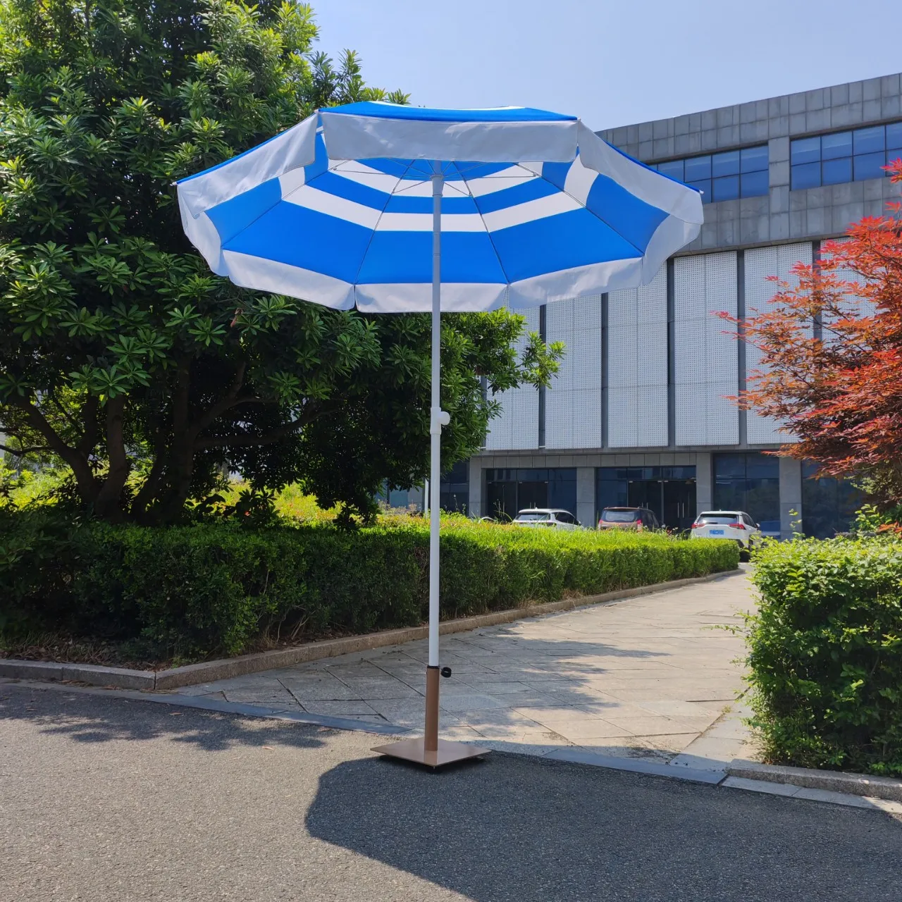 Seaside wind blue and white middle column umbrella outdoor large parasol stall beach round sun
Seaside wind blue and white middle column umbrella outdoor large parasol stall beach round sun