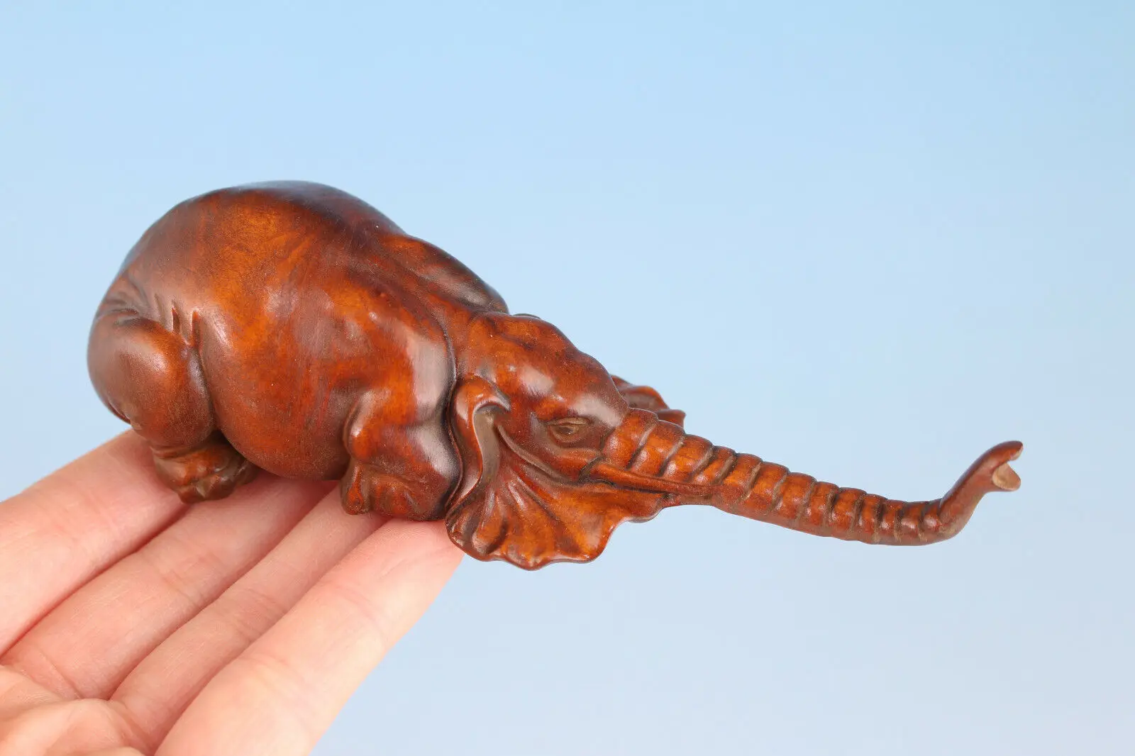 Редкая китайская самшитовая статуя слона ручной работы Netsuke, чайный питомец, фэншуй
Редкая китайская самшитовая статуя слона ручной работы Netsuke, чайный питомец, фэншуй