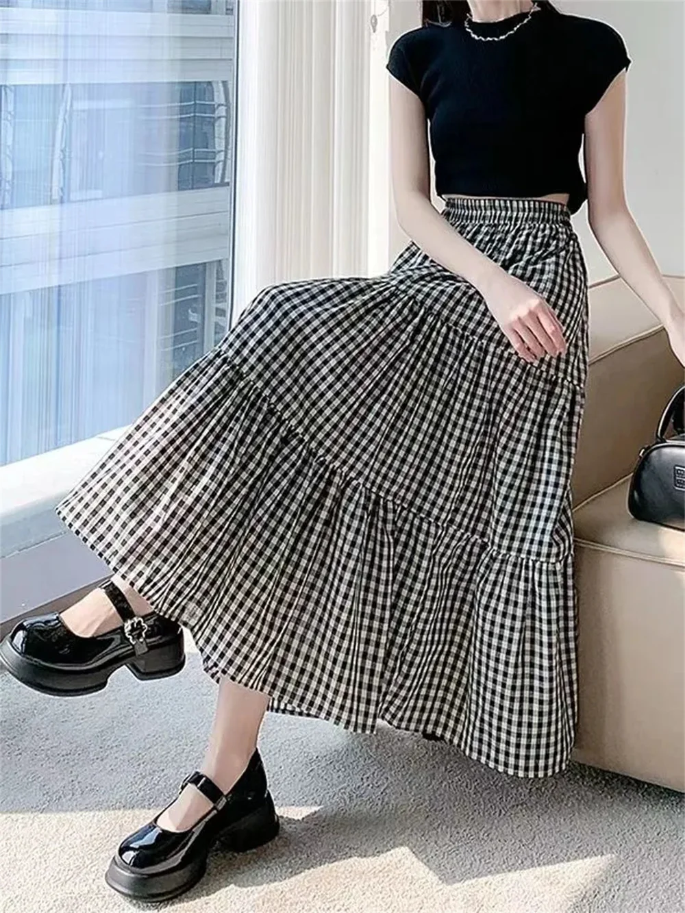 Plaid Patchwork Tiered Long Pleated Skirt Women 2026 Summer Vintage Checkered High Waisted Elastic Waist Slimming Midi Skirt
Plaid Patchwork Tiered Long Pleated Skirt Women 2026 Summer Vintage Checkered High Waisted Elastic Waist Slimming Midi Skirt