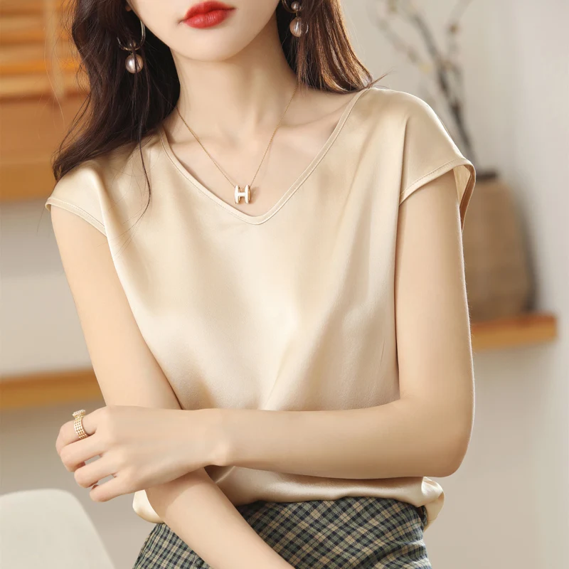 2023 Summer Women's New Silk Short Sleeve Top Fashion V-Neck Pullover Versatile Sleeveless Strap Breathable Inner Wear at Home
2023 Summer Women's New Silk Short Sleeve Top Fashion V-Neck Pullover Versatile Sleeveless Strap Breathable Inner Wear at Home