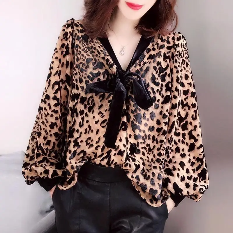 Leopard Chiffon Top Tee Spring Autumn Loose V-neck T-Shirts Oversized Fashion Patchwork Bow Loose Shirts Women Clothes Top Tee
Leopard Chiffon Top Tee Spring Autumn Loose V-neck T-Shirts Oversized Fashion Patchwork Bow Loose Shirts Women Clothes Top Tee