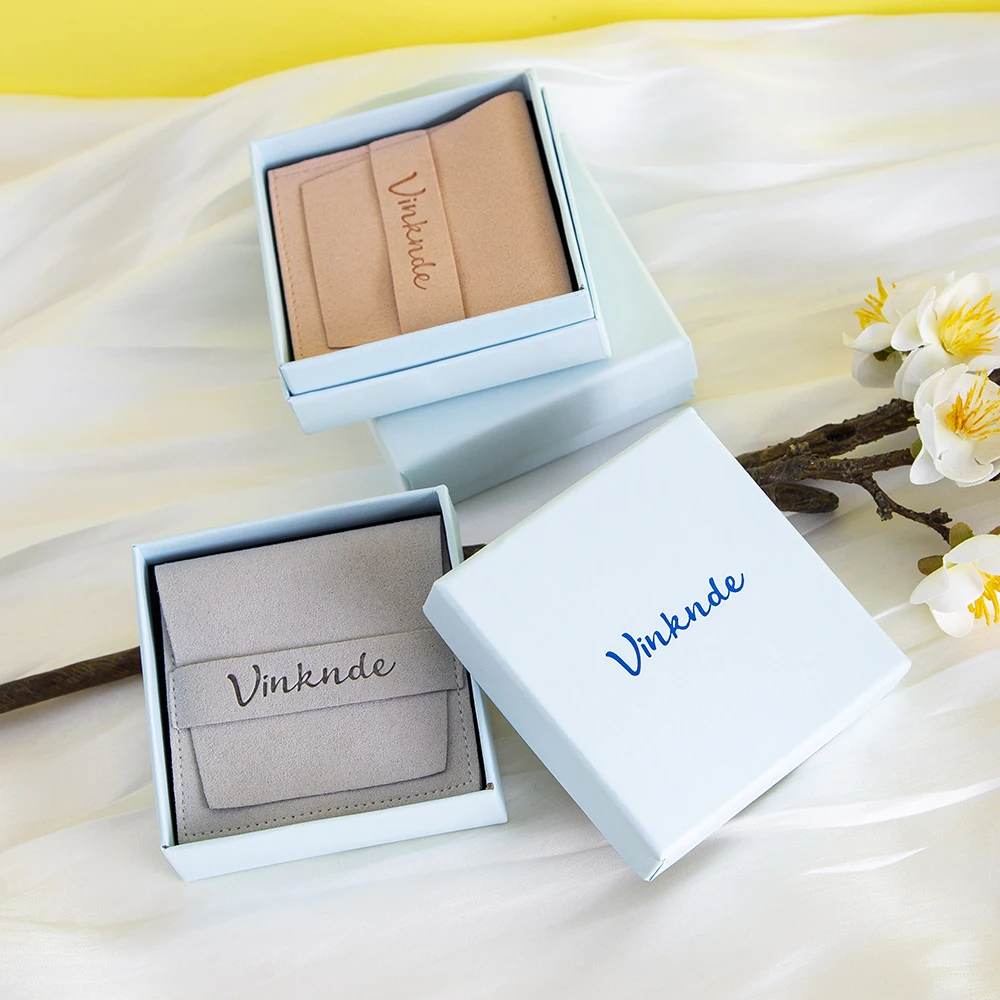 Exquisite Jewelry Packaging Cardboard Box with Lid and Delicate Microfiber Suede Envelope Pouch for Bracelet Earrings Organizing
Exquisite Jewelry Packaging Cardboard Box with Lid and Delicate Microfiber Suede Envelope Pouch for Bracelet Earrings Organizing