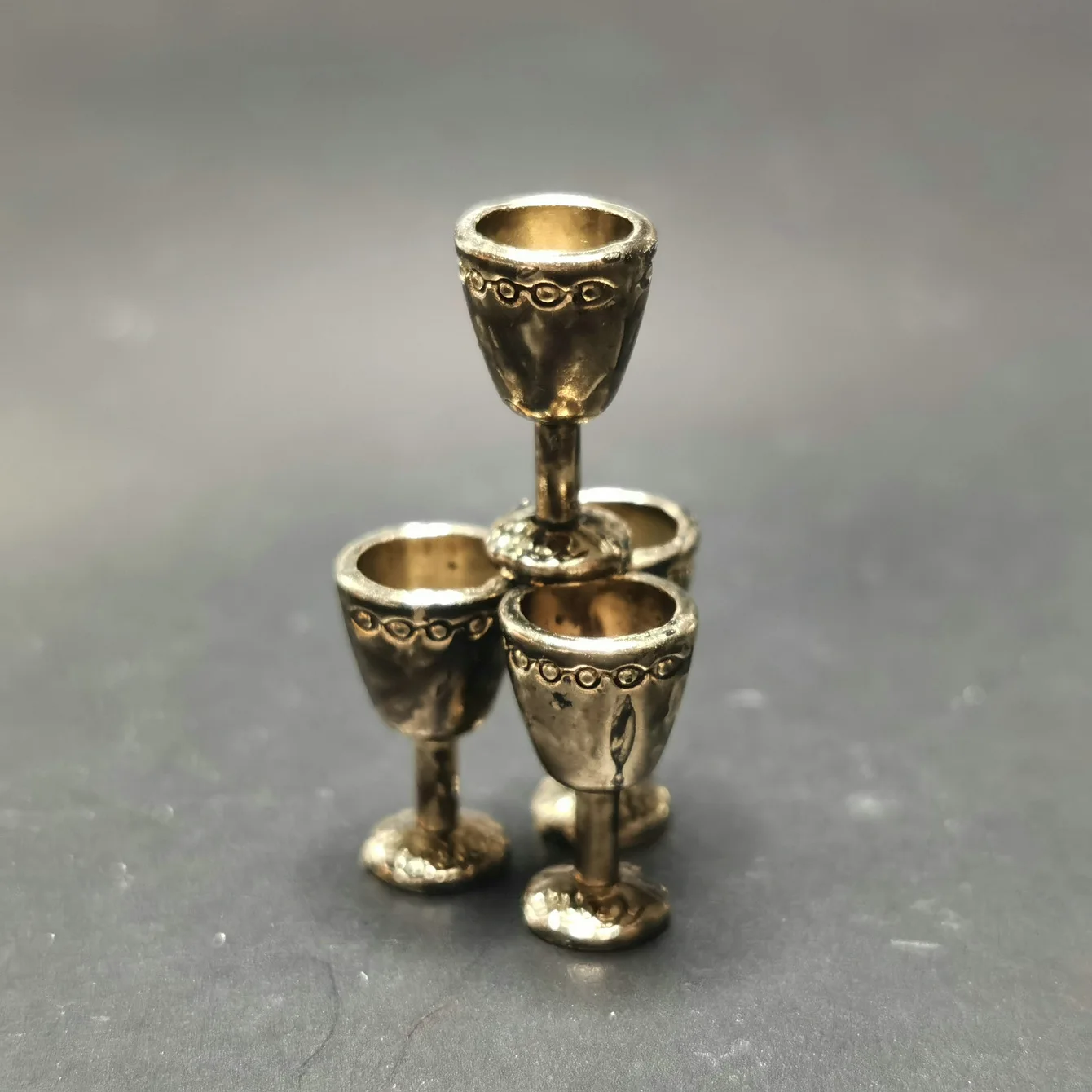 8pcs Dollhouse Wine Glass Mini Accessories Vintage Chalice Retro Tiny Goblet Realistic Kitchenware Decorations Simulated Food
8pcs Dollhouse Wine Glass Mini Accessories Vintage Chalice Retro Tiny Goblet Realistic Kitchenware Decorations Simulated Food