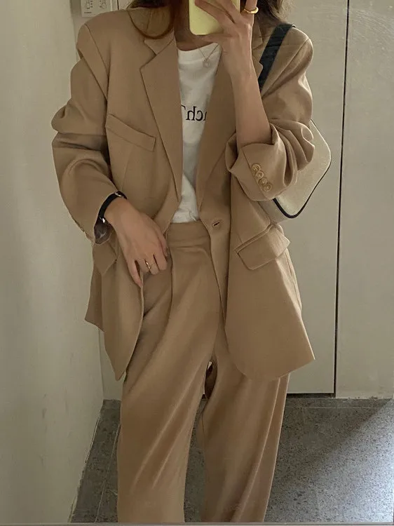 Faionable Retro Collar Suit Set for Women High Waist Slimming Floor-Length Wide Leg Pants Long Jaet Two-Piece Set
Faionable Retro Collar Suit Set for Women High Waist Slimming Floor-Length Wide Leg Pants Long Jaet Two-Piece Set