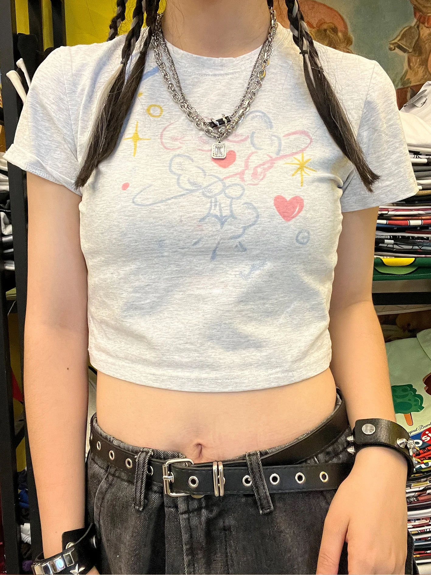 Hand-Drawn Graffiti Y2K Half Sleeve Slim Fit Top Recommended by Store Manager Sweet Artistic Style Bubble Heart Pattern
Hand-Drawn Graffiti Y2K Half Sleeve Slim Fit Top Recommended by Store Manager Sweet Artistic Style Bubble Heart Pattern