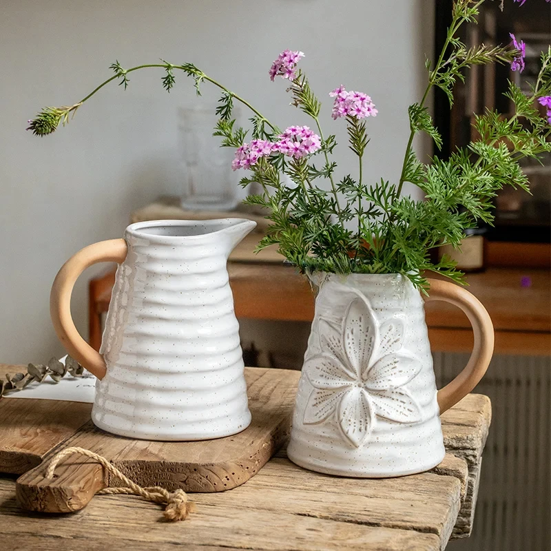 WWE тисненый керамический цветочный горшок B & B художественное украшение цветочной композиции
WWE тисненый керамический цветочный горшок B & B художественное украшение цветочной композиции