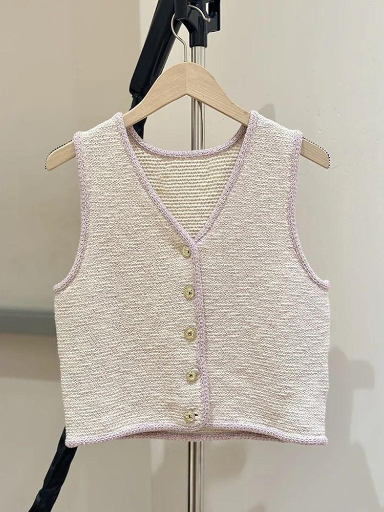 Elegant Knitted Short Vest Women's Summer 2026 V-Neck Gold Button Decoration Cotton Blend Outerwear Cardigan Style
Elegant Knitted Short Vest Women's Summer 2026 V-Neck Gold Button Decoration Cotton Blend Outerwear Cardigan Style