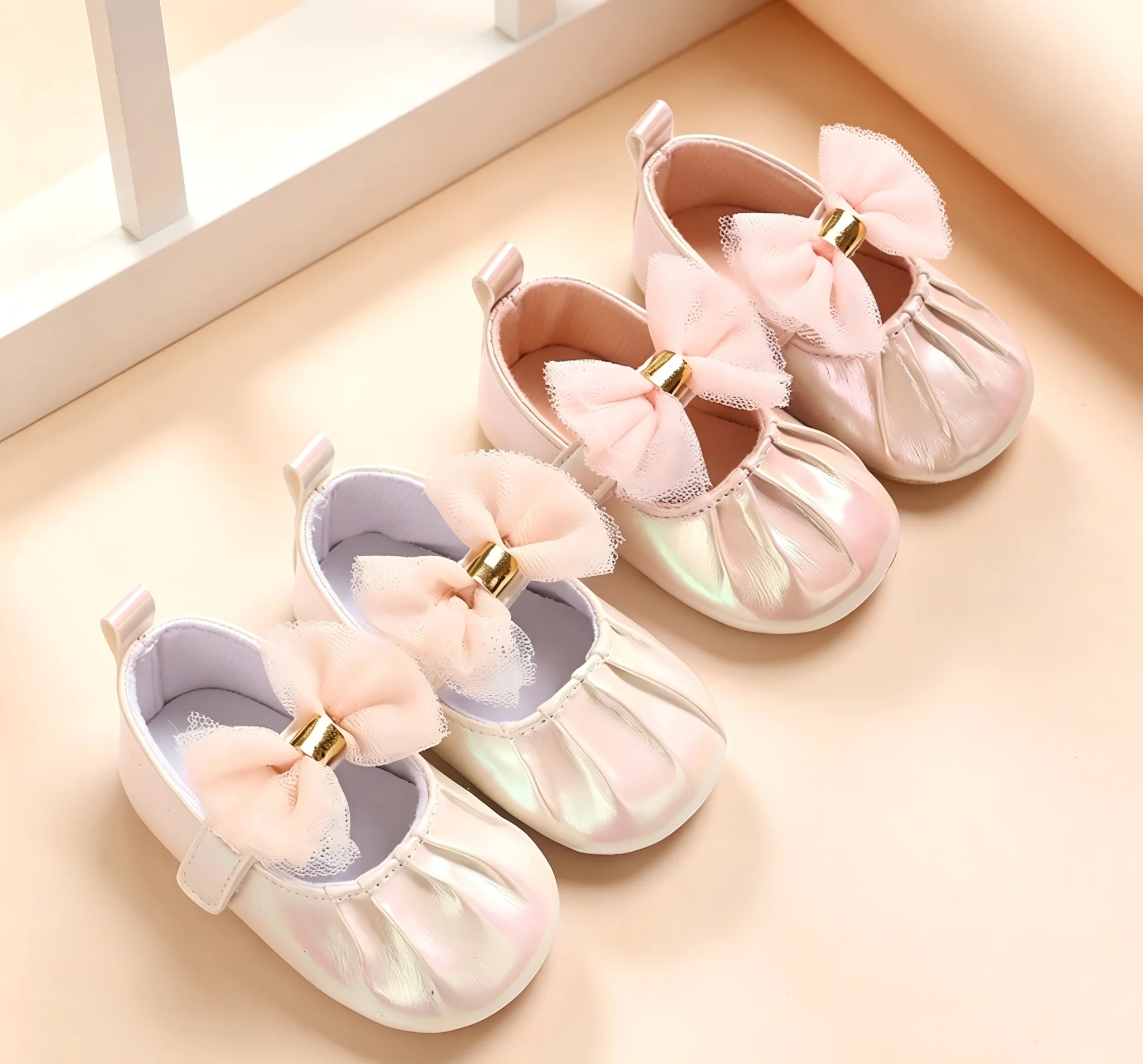Baby girls' cloth soled princess shoes 0-1 year old baby soft soled walking shoes, colorful butterfly bow Velcro front shoes
Baby girls' cloth soled princess shoes 0-1 year old baby soft soled walking shoes, colorful butterfly bow Velcro front shoes