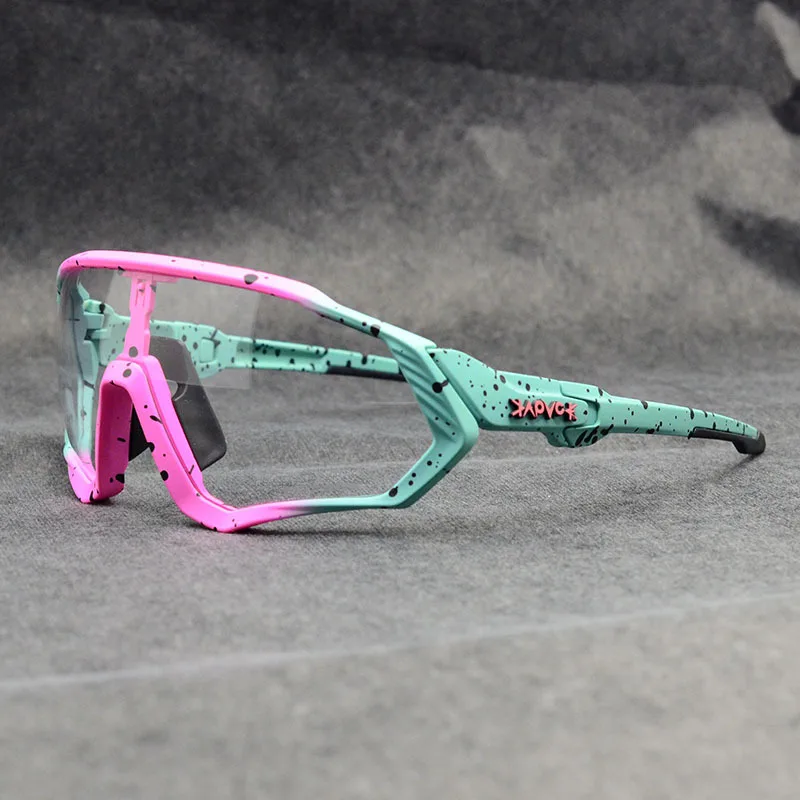 The latest KAPVOE color-changing windproof cycling glasses road mountain motorcycle bicycle professional goggles
The latest KAPVOE color-changing windproof cycling glasses road mountain motorcycle bicycle professional goggles