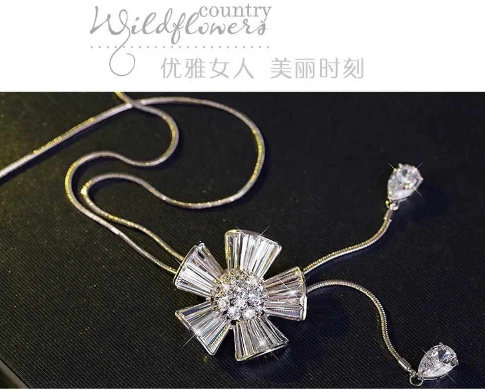 The brand-new autumn and winter plum blossom sweater chain is a fashionable and high-end zircon long necklace for women
The brand-new autumn and winter plum blossom sweater chain is a fashionable and high-end zircon long necklace for women