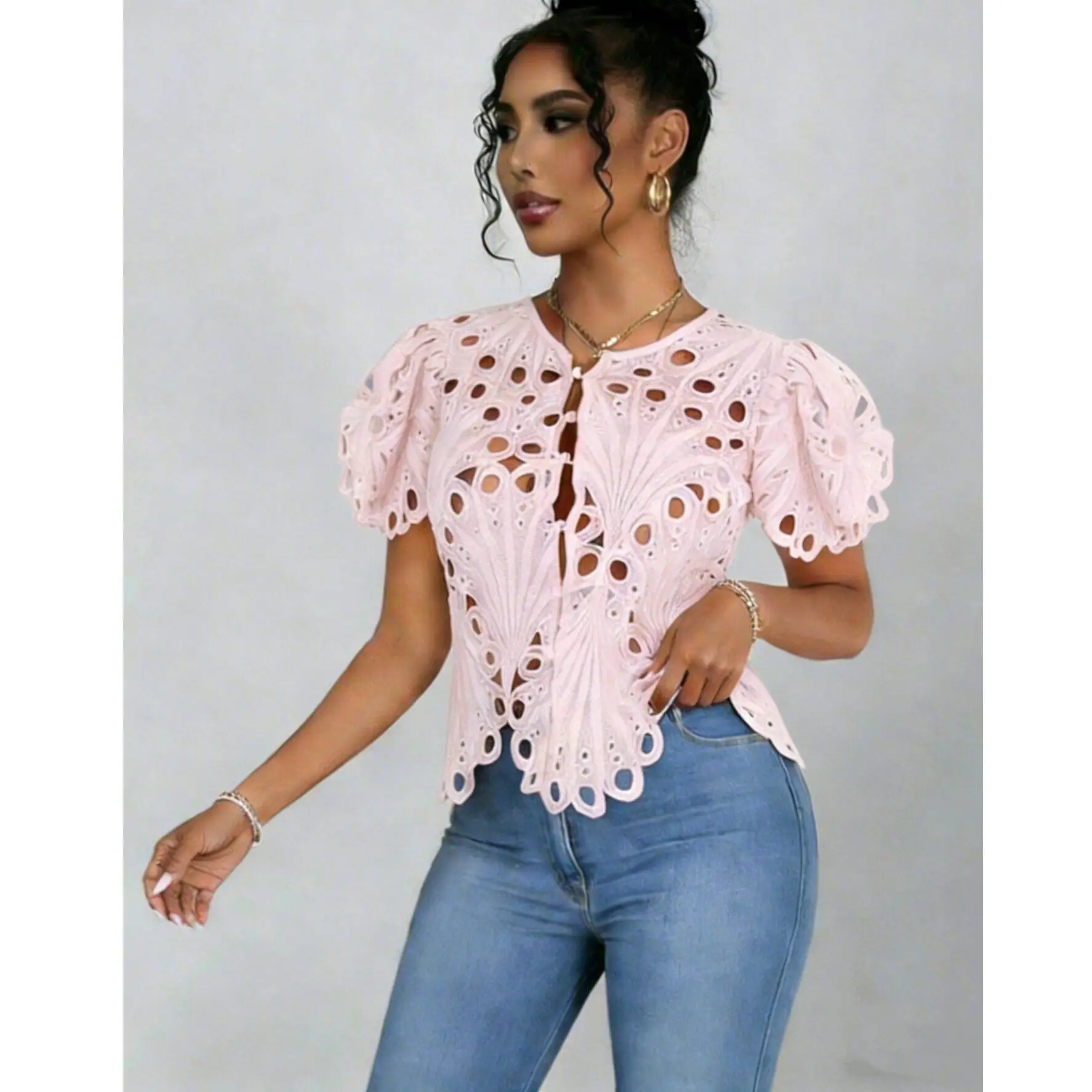 Sexy Hollow out Lace Short Sleeve Knitted Shirt Pure Color See through Top Women's Fashion Straight Cut Bubble Sleeve Polyest...
Sexy Hollow out Lace Short Sleeve Knitted Shirt Pure Color See through Top Women's Fashion Straight Cut Bubble Sleeve Polyest...