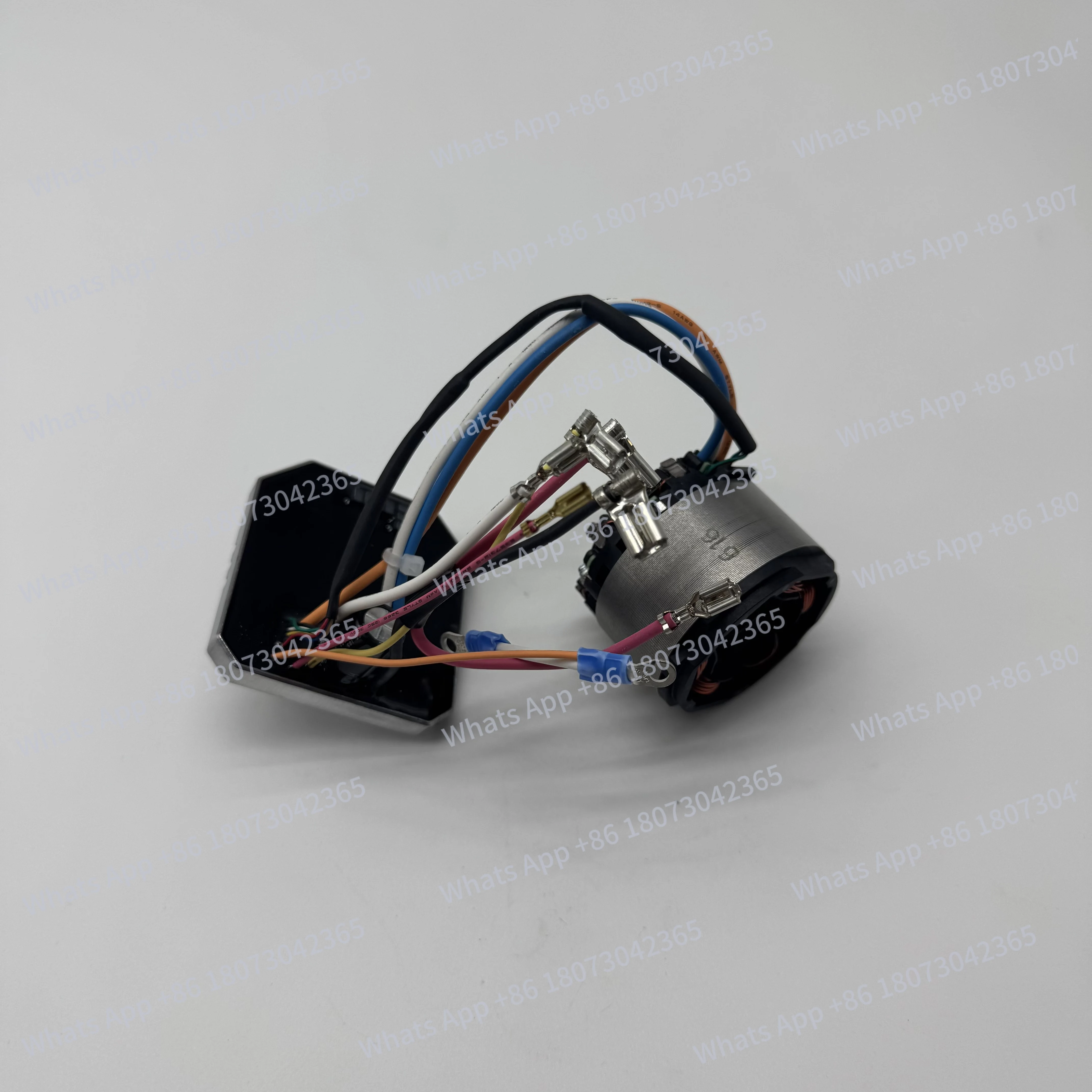 Оригинальная адаптация контроллера статора DGA504 DGA454 GA504D Угловая шлифовальная машина 629176-0
Оригинальная адаптация контроллера статора DGA504 DGA454 GA504D Угловая шлифовальная машина 629176-0