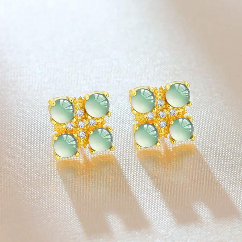 Best Selling Natural Jade Four-Leaf Clover Earrings Design Fashion Luxury Zircon Gorgeous Square Earrings Jewelry For Women
Best Selling Natural Jade Four-Leaf Clover Earrings Design Fashion Luxury Zircon Gorgeous Square Earrings Jewelry For Women