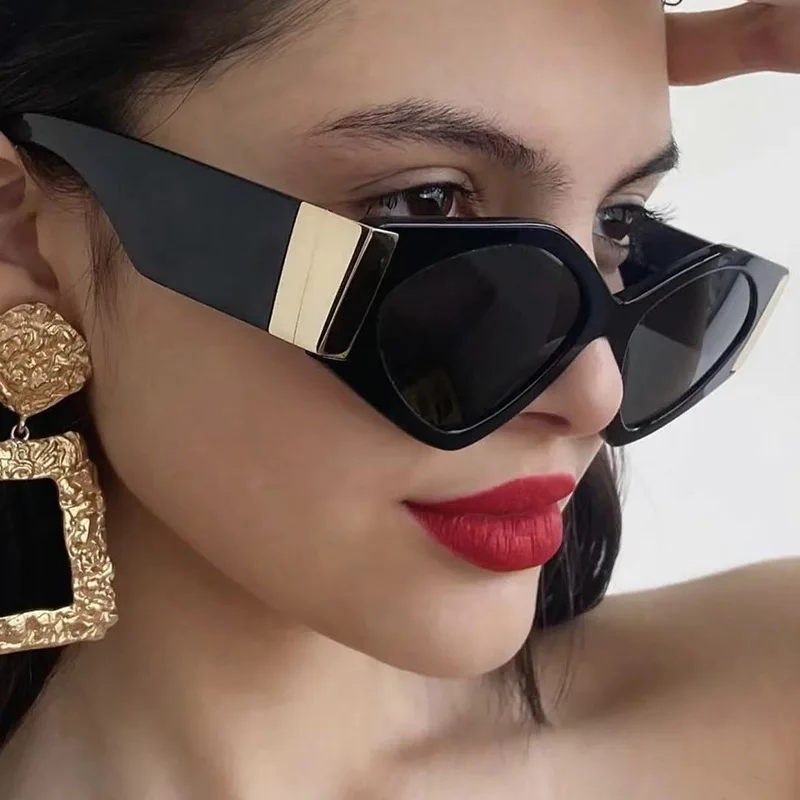 European and American Sunglasses Women Fashion Ladis Glasses Wholesale Gafas De Sol Mujer Luxury Designer Vintage Punk Trending
European and American Sunglasses Women Fashion Ladis Glasses Wholesale Gafas De Sol Mujer Luxury Designer Vintage Punk Trending