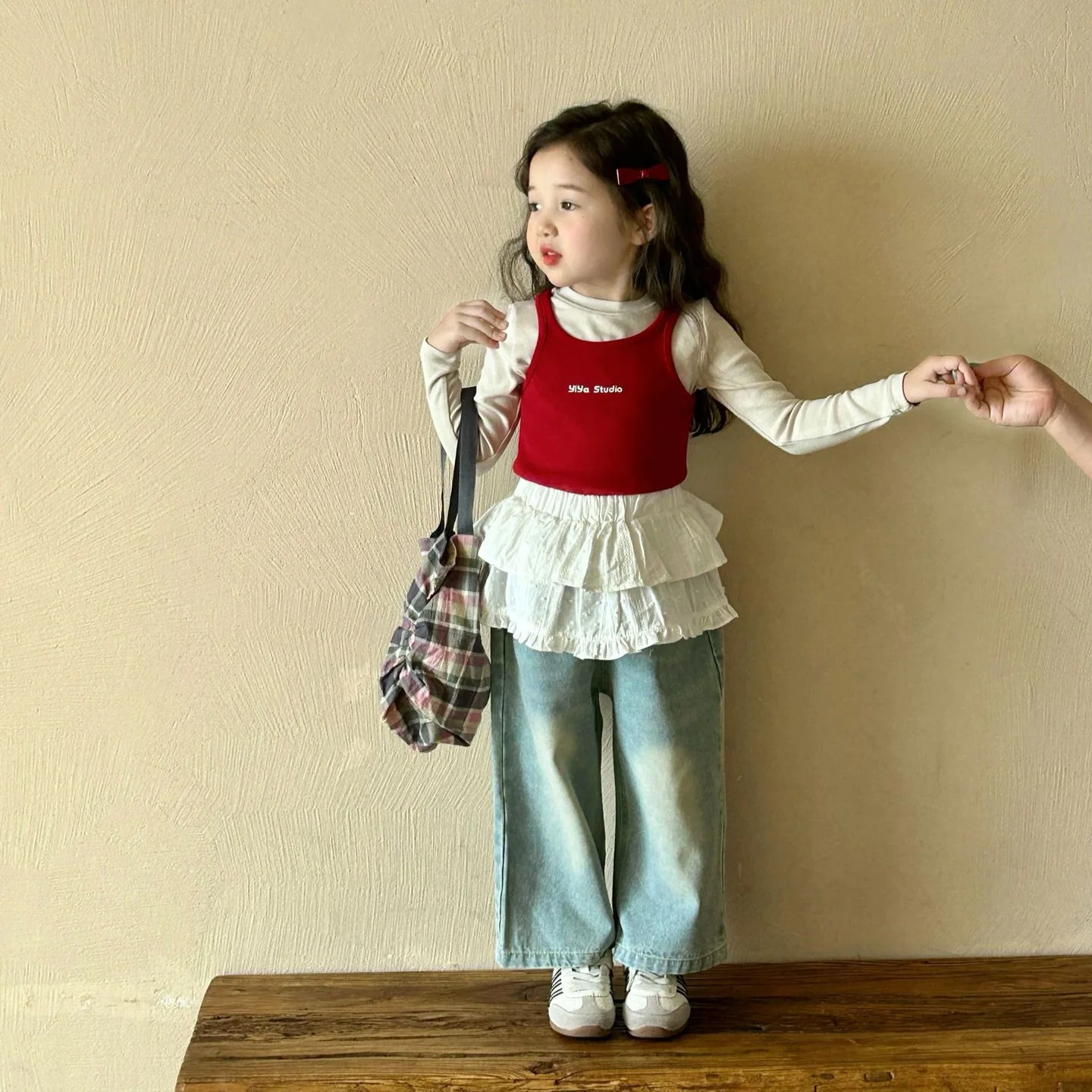 2025 Spring New Childrens Clothing Korean Childrens Clothing Girls Small Letter Printed Tank Top T-shirt 2-piece Set
2025 Spring New Childrens Clothing Korean Childrens Clothing Girls Small Letter Printed Tank Top T-shirt 2-piece Set