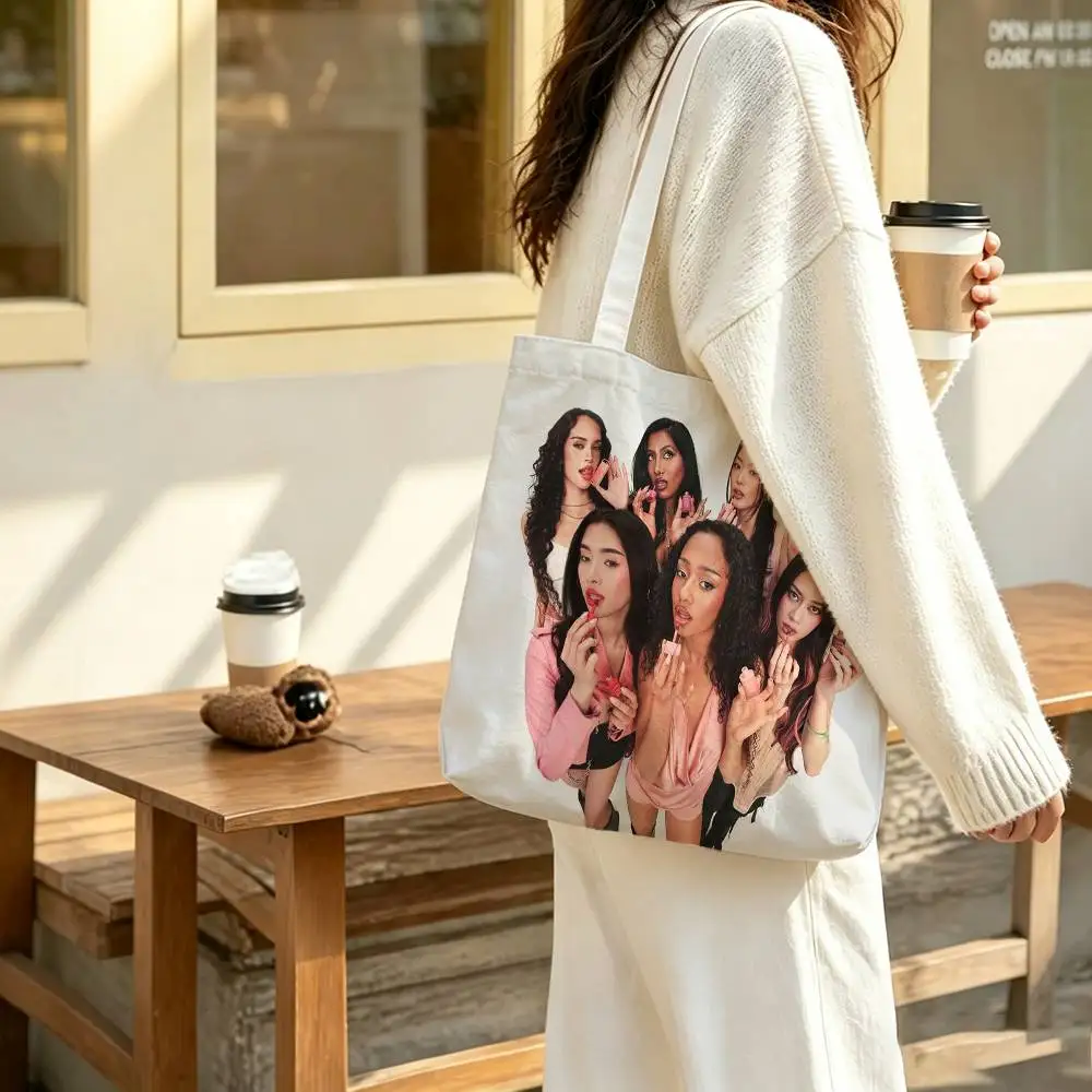 Kpop Band K-Katseye Canvas Tote Bag Spacious Shoulder Bag with Zipper Closure and Classic for Work
Kpop Band K-Katseye Canvas Tote Bag Spacious Shoulder Bag with Zipper Closure and Classic for Work