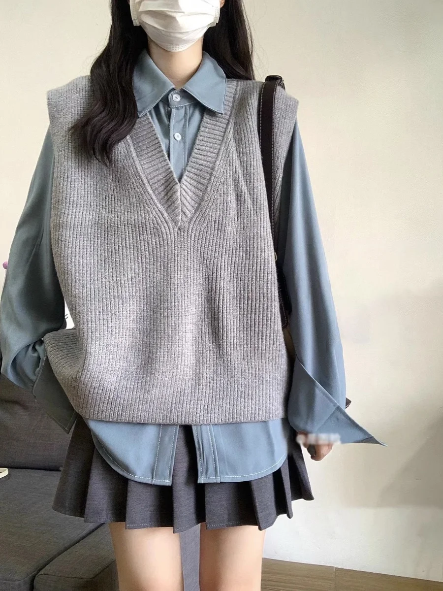 Fashionable Knitted Vest Shirt Skirt Set V-Neck Three-Piece Ensemble for Young Women Autumn Season Polyester Fabric
Fashionable Knitted Vest Shirt Skirt Set V-Neck Three-Piece Ensemble for Young Women Autumn Season Polyester Fabric