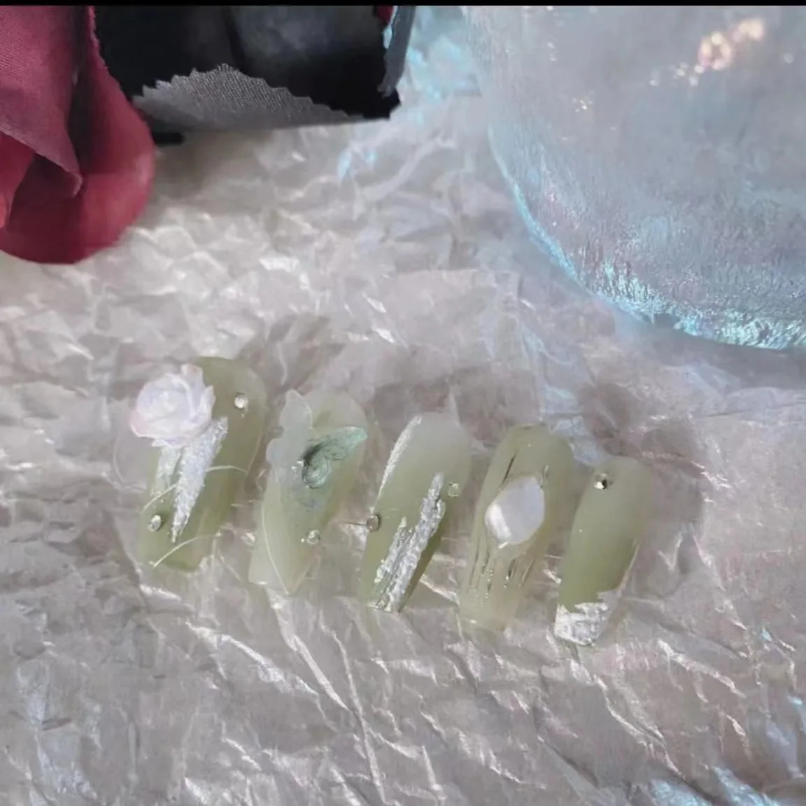 Luxury French Green Handmade Wear Nail Pearl Butterfly Fake Nails Camellia Nail Patch Removable Nail Art Wearable Fake Nails
Luxury French Green Handmade Wear Nail Pearl Butterfly Fake Nails Camellia Nail Patch Removable Nail Art Wearable Fake Nails