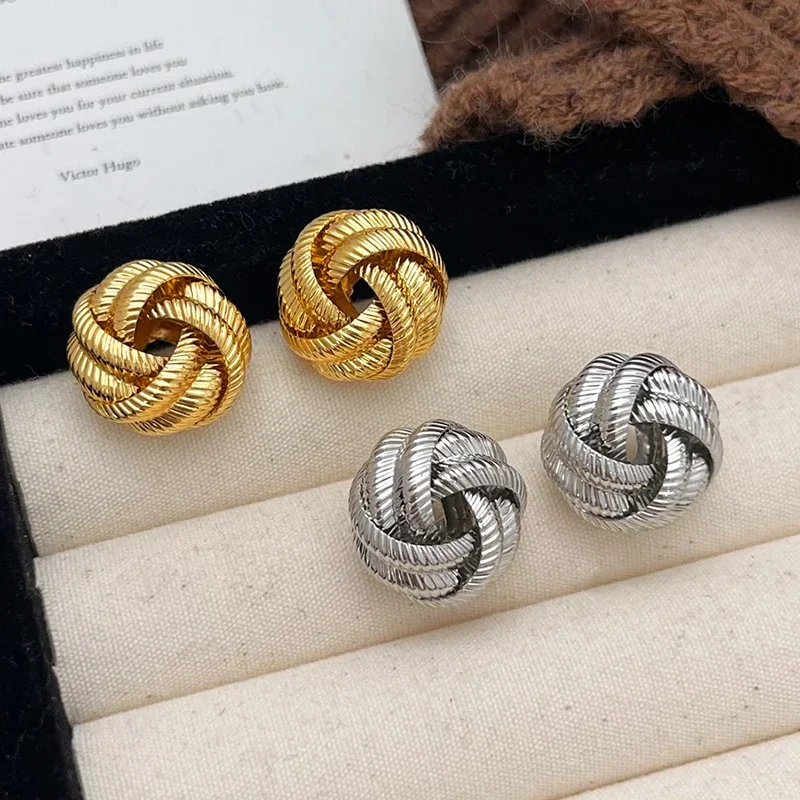 PONYKISS 925 Silver Distorted Cross Round Stud Earrings for Women Minimalist Vintage Fine Jewelry Light Luxury Accessories
PONYKISS 925 Silver Distorted Cross Round Stud Earrings for Women Minimalist Vintage Fine Jewelry Light Luxury Accessories