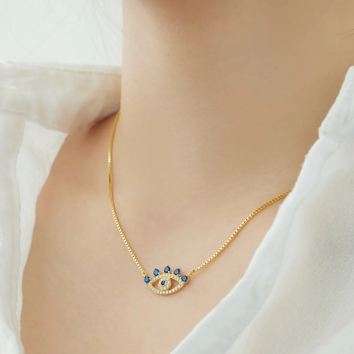 Mystical Evil Eye Necklace - S925 Silver with White & Blue CZ Hollow Eyes for Stylish Minimalist Sophistication
Mystical Evil Eye Necklace - S925 Silver with White & Blue CZ Hollow Eyes for Stylish Minimalist Sophistication