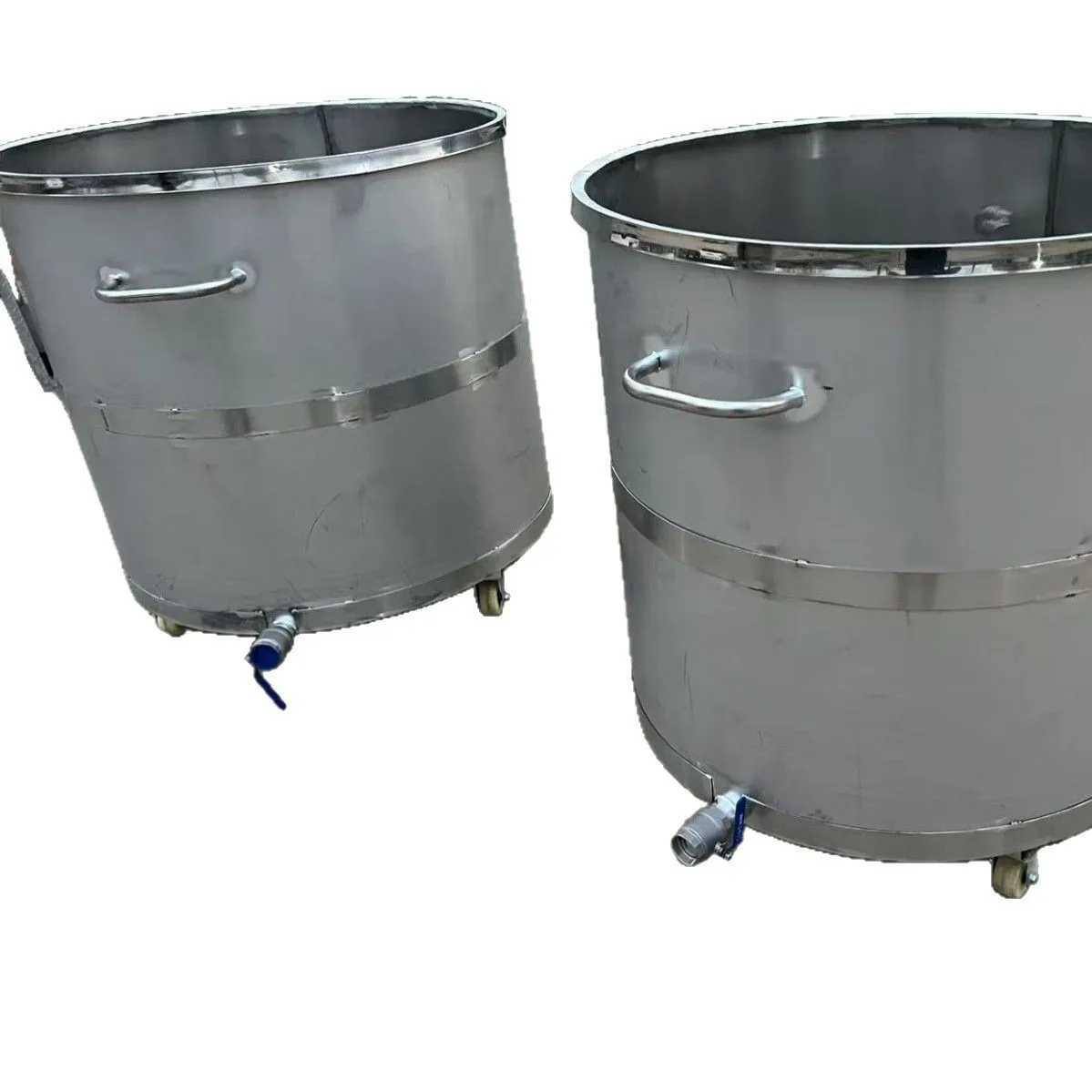 Stainless steel cylinder, paint mobile storage disperser mixing bucket, stainless steel cylinder
Stainless steel cylinder, paint mobile storage disperser mixing bucket, stainless steel cylinder