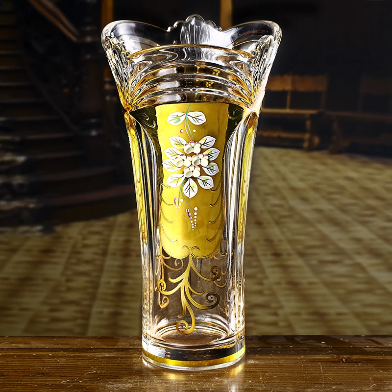 Luxurious Hand-Painted Enamel Craft Large Transparent Glass Vase for Home Decoration
Luxurious Hand-Painted Enamel Craft Large Transparent Glass Vase for Home Decoration