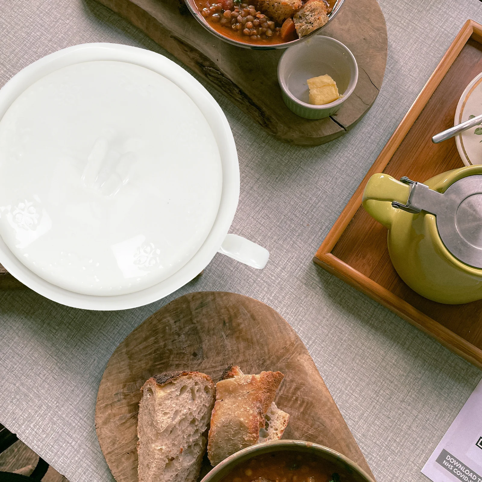 1Set Embossed Butterfly Relief Double Handle Dessert Bowl Ceramic Soup Bowl for Snacks Fruits Salads Decorative Household
1Set Embossed Butterfly Relief Double Handle Dessert Bowl Ceramic Soup Bowl for Snacks Fruits Salads Decorative Household