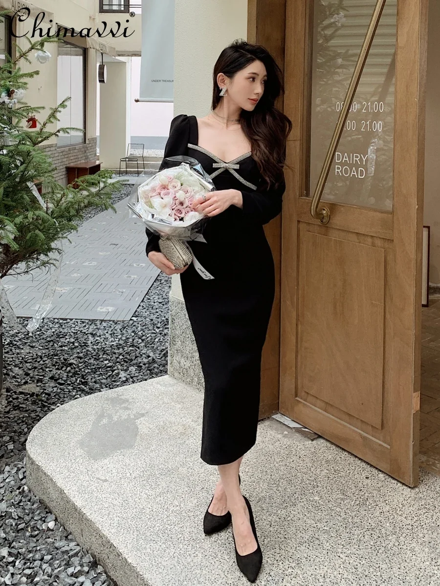Autumn and Winter New High-Grade Fashion Bead Long Sleeve Dress Women Slim-Fit Elegant Black Hepburn Style Inner Long Dress
Autumn and Winter New High-Grade Fashion Bead Long Sleeve Dress Women Slim-Fit Elegant Black Hepburn Style Inner Long Dress