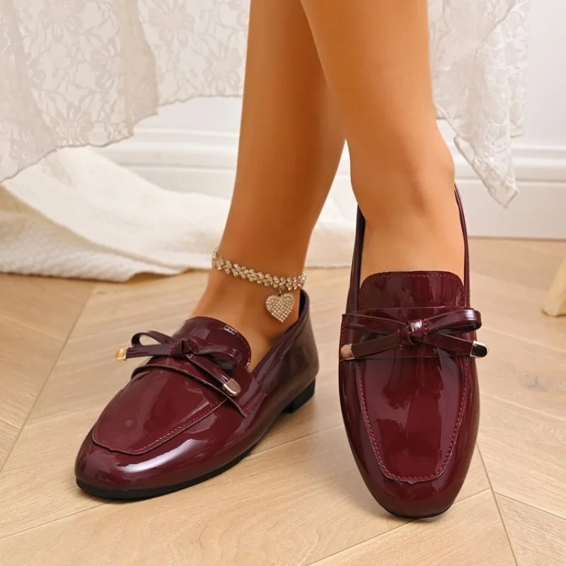 Женские черные лакированные туфли на платформе, новые весенние повседневные туфли-балетки в британском стиле с кисточками и бантом
Женские черные лакированные туфли на платформе, новые весенние повседневные туфли-балетки в британском стиле с кисточками и бантом