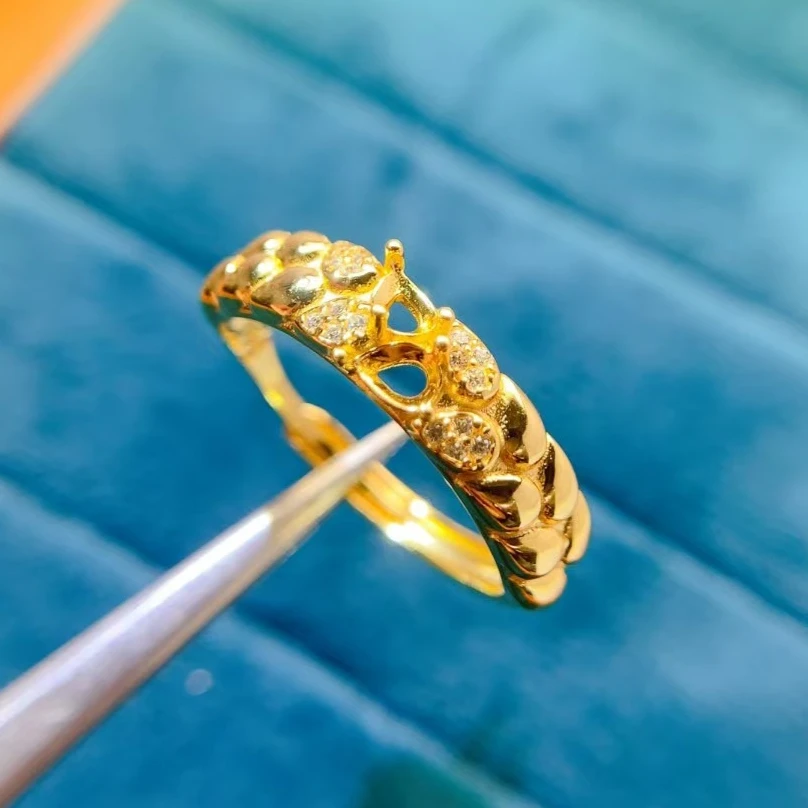 Exquisite Gemstone Semi Mount Silver Ring Setting for Jewelry Shop 3mm*4mm Pear Cut Gemstone Ring Setting with 18K Gold Plating
Exquisite Gemstone Semi Mount Silver Ring Setting for Jewelry Shop 3mm*4mm Pear Cut Gemstone Ring Setting with 18K Gold Plating