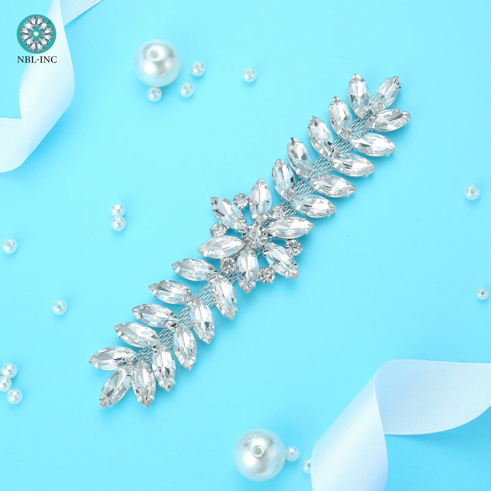 (30pcs) Wholesale silver crystal rhinestone applique welding trim sew on forw wedding dress WDD1272
(30pcs) Wholesale silver crystal rhinestone applique welding trim sew on forw wedding dress WDD1272