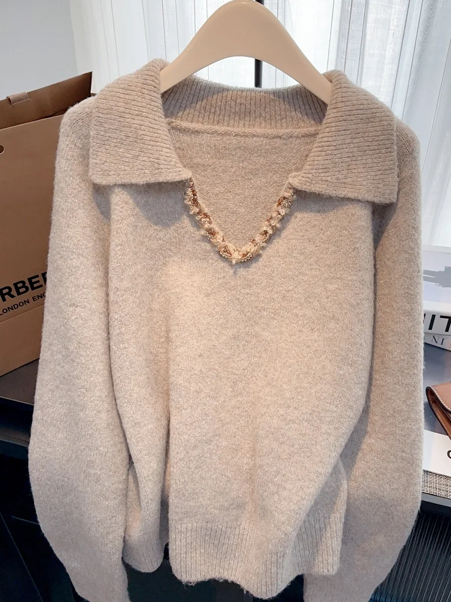 Elegant Lightweight Luxury Women's Vintage Collared Sweater Fragrance Style Autumn Winter Lazy Knitted Top Soft Loose Fit
Elegant Lightweight Luxury Women's Vintage Collared Sweater Fragrance Style Autumn Winter Lazy Knitted Top Soft Loose Fit