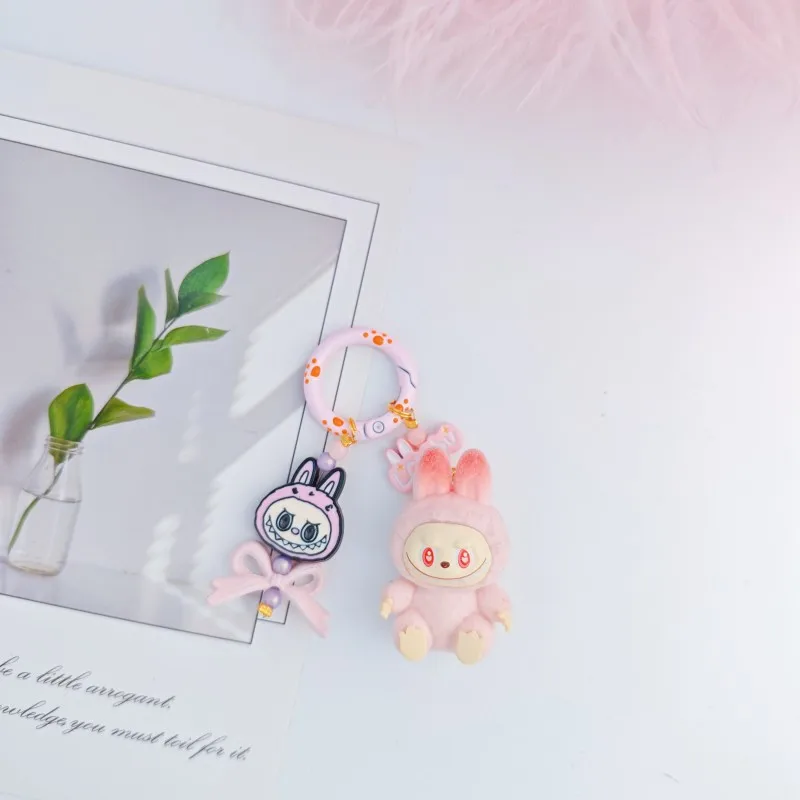 New Flocking Mini Vinyl Cute Granules Labubu Pendant Keychain Bag Pendant Kawaii Mobile Phone Chain Hanging Decorations Gifts Ne
New Flocking Mini Vinyl Cute Granules Labubu Pendant Keychain Bag Pendant Kawaii Mobile Phone Chain Hanging Decorations Gifts Ne