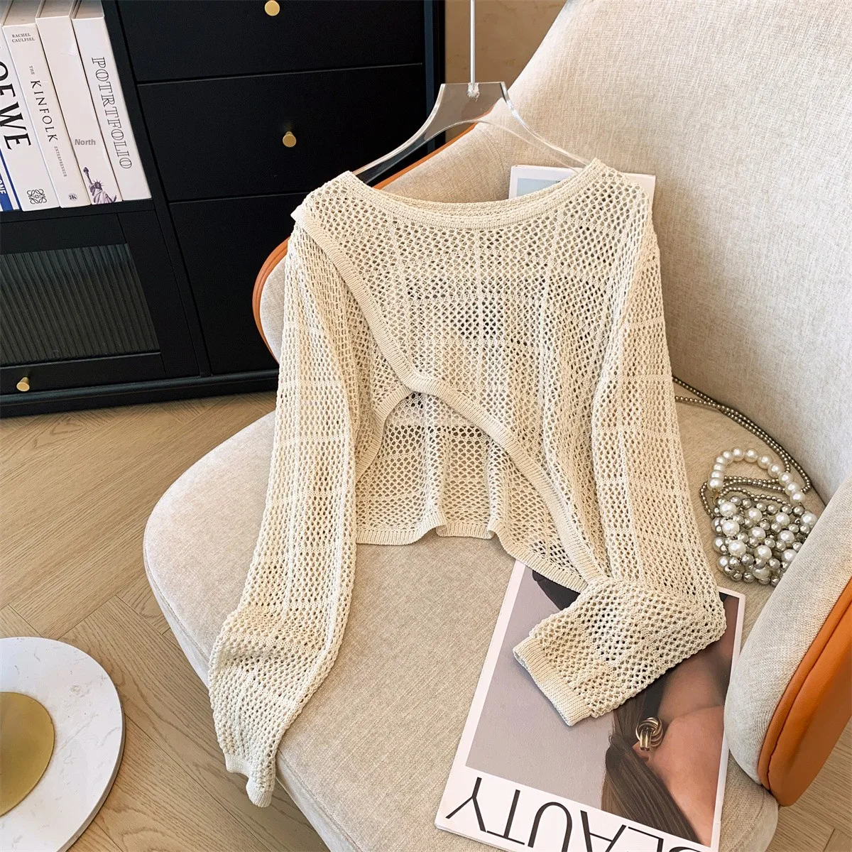 Women's Knitted Hollow out Long Sleeve Cover up Summer Slimming Fashionable Top Breathable Thin Short Length round Neck
Women's Knitted Hollow out Long Sleeve Cover up Summer Slimming Fashionable Top Breathable Thin Short Length round Neck