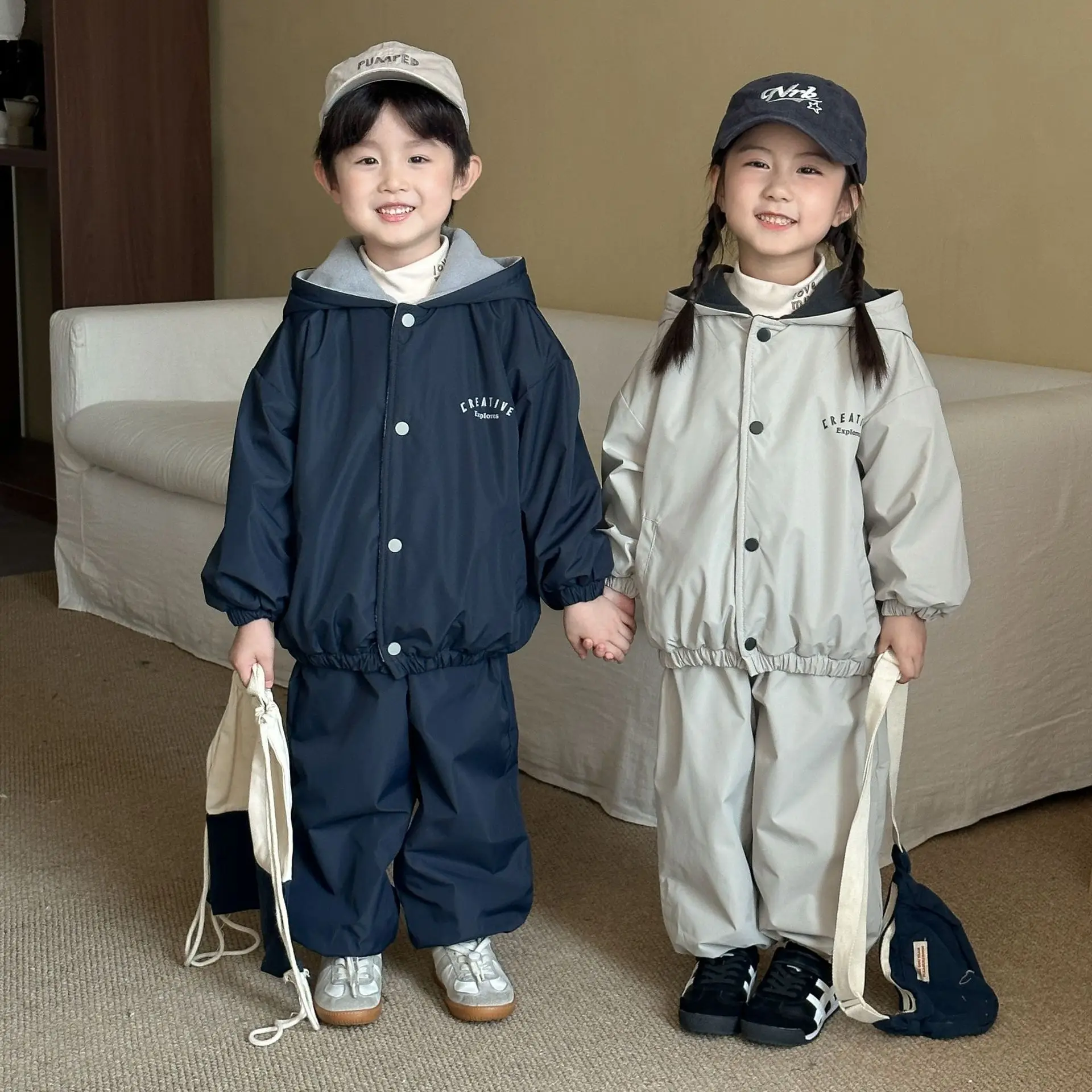 Children's Clothing Set 2025 Autumn And Winter New Plus Velvet Boys Two-piece Suit Coat + Pant Girl's Casual Suit
Children's Clothing Set 2025 Autumn And Winter New Plus Velvet Boys Two-piece Suit Coat + Pant Girl's Casual Suit