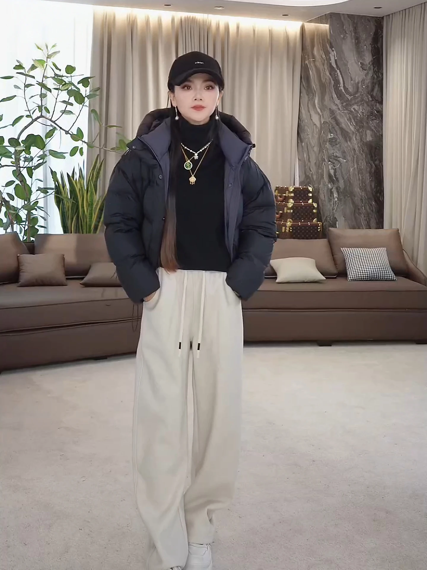 Простой однотонный свитер Sli с высоким воротником и сосновым узором, повседневный женский свитер на осень-зиму
Простой однотонный свитер Sli с высоким воротником и сосновым узором, повседневный женский свитер на осень-зиму