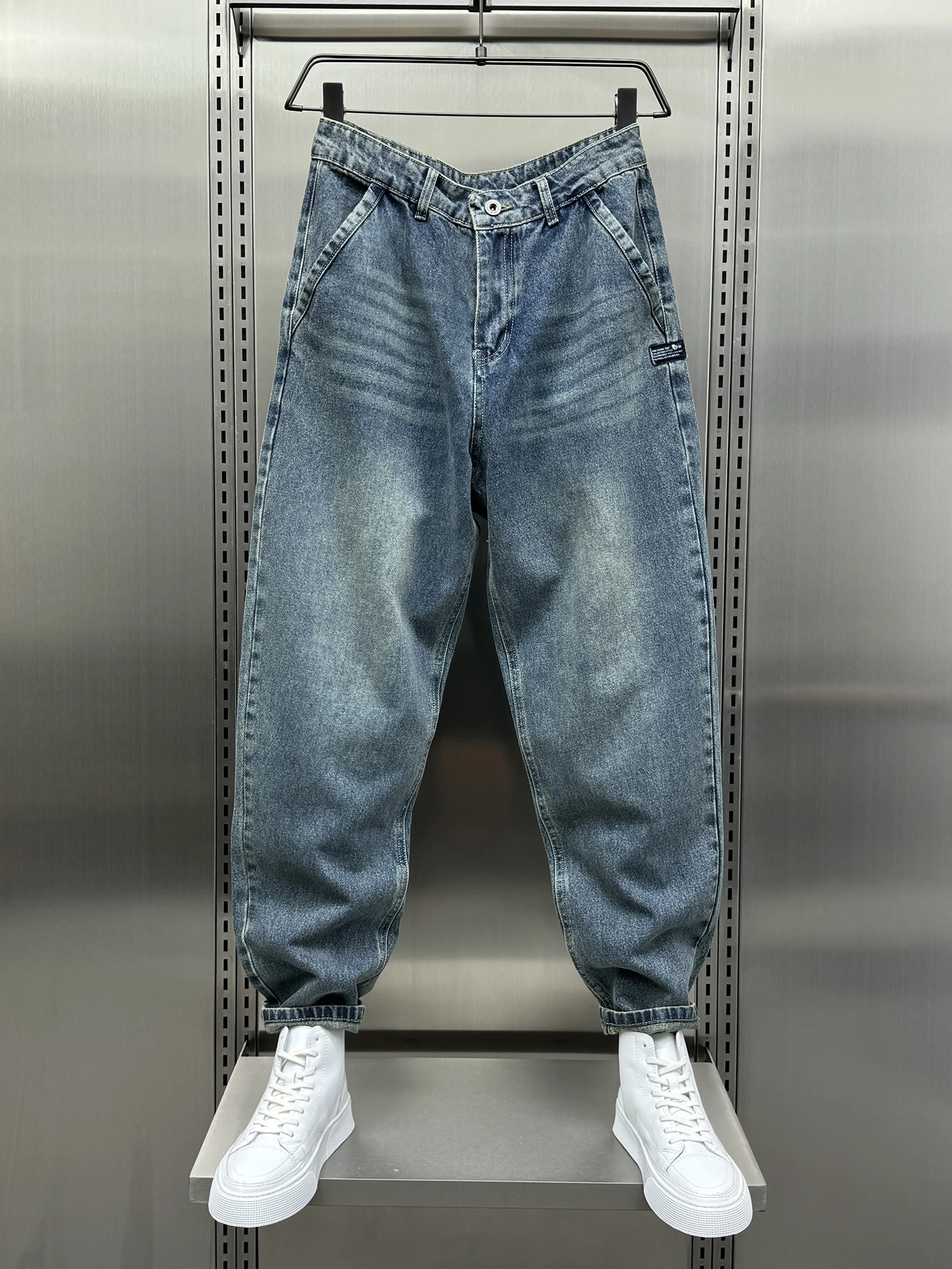 Синие мужские джинсы American High Street Sle, свободные прямые широкие брюки, осенние новые повседневные износостойкие молодежные морские брюки
Синие мужские джинсы American High Street Sle, свободные прямые широкие брюки, осенние новые повседневные износостойкие молодежные морские брюки