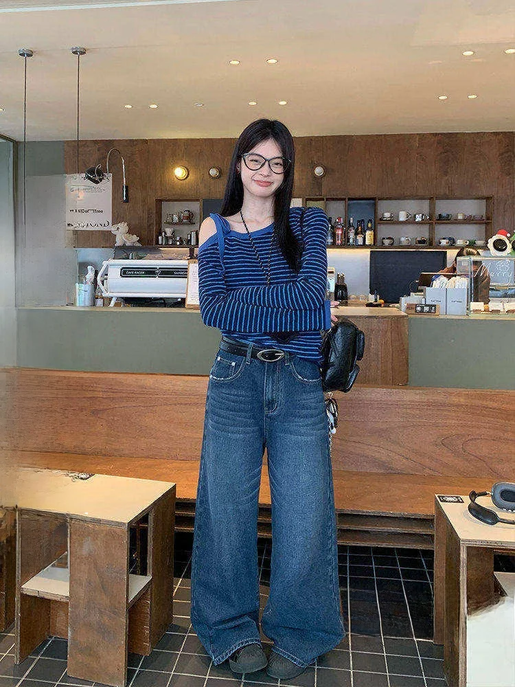High Waist Loose Wide Leg Blue Straight Jeans Women's Casual Floor-Length Trousers Comfortable Spring Fashion Sensation
High Waist Loose Wide Leg Blue Straight Jeans Women's Casual Floor-Length Trousers Comfortable Spring Fashion Sensation
