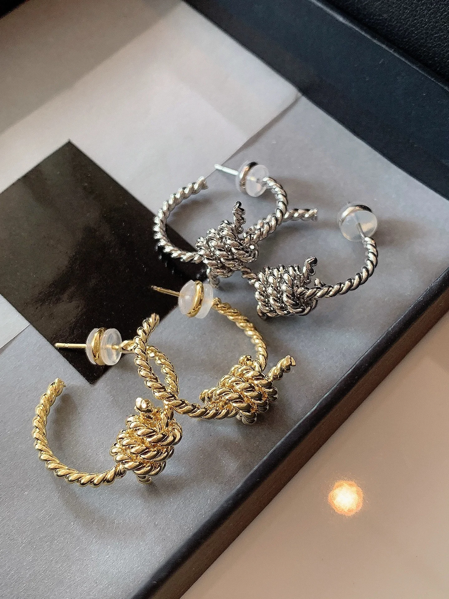 925 Silver Needle Twist Knot Earrings for Women, High-end Exquisite Unique Design All-match Fashion Ear Jewelry
925 Silver Needle Twist Knot Earrings for Women, High-end Exquisite Unique Design All-match Fashion Ear Jewelry
