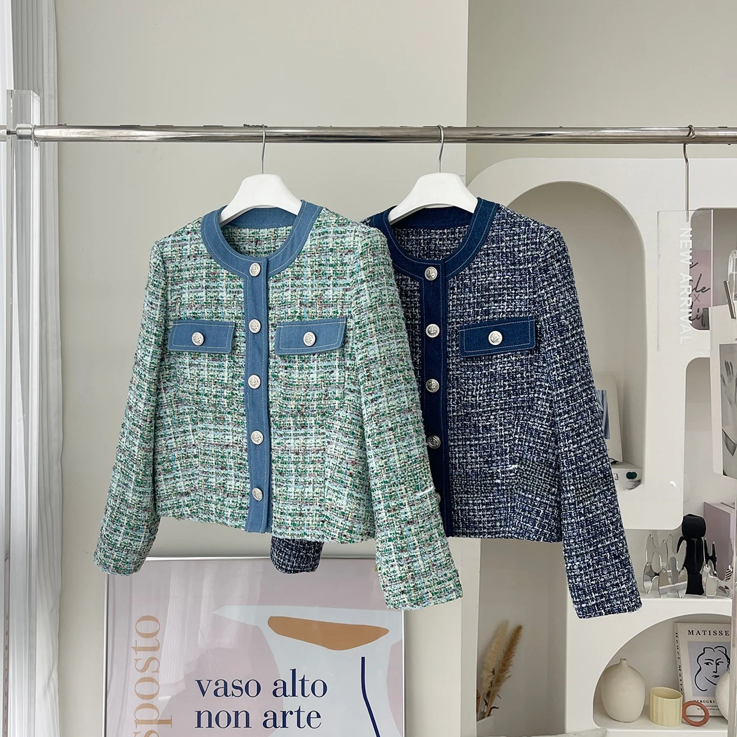 Повседневная верхняя одежда для поездок на работу, корейский стиль, пэчворк, цветные блоки, ветровка, универсальная, индивидуальный дизайн, на пуговицах, свободного кроя.
Повседневная верхняя одежда для поездок на работу, корейский стиль, пэчворк, цветные блоки, ветровка, универсальная, индивидуальный дизайн, на пуговицах, свободного кроя.