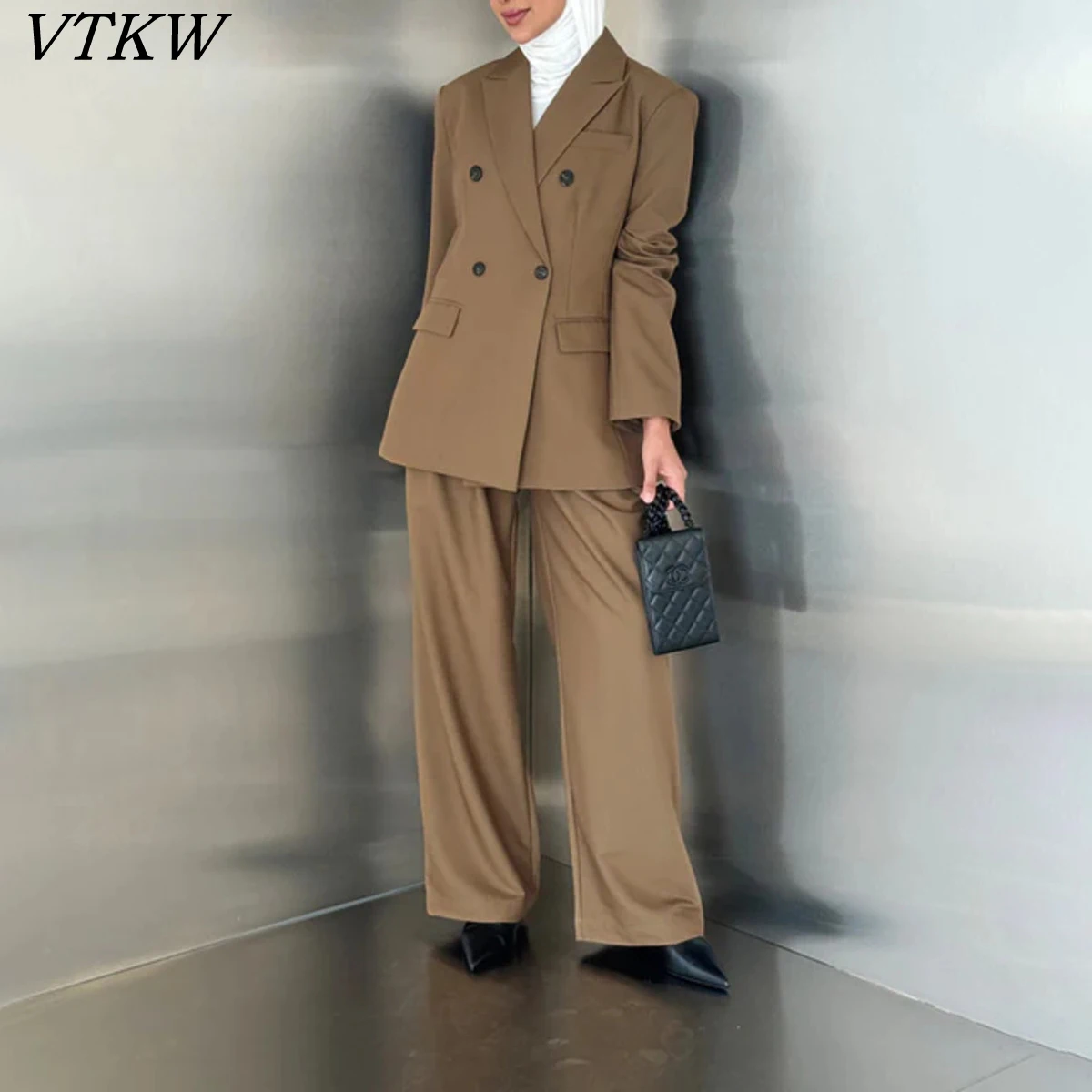 VTKW Women’s Solid Color 2PC Set 2025 Fall Blazer High Waist Wide Leg Pants Double Breasted Lapel Elegant Chic Office Casual
VTKW Women’s Solid Color 2PC Set 2025 Fall Blazer High Waist Wide Leg Pants Double Breasted Lapel Elegant Chic Office Casual