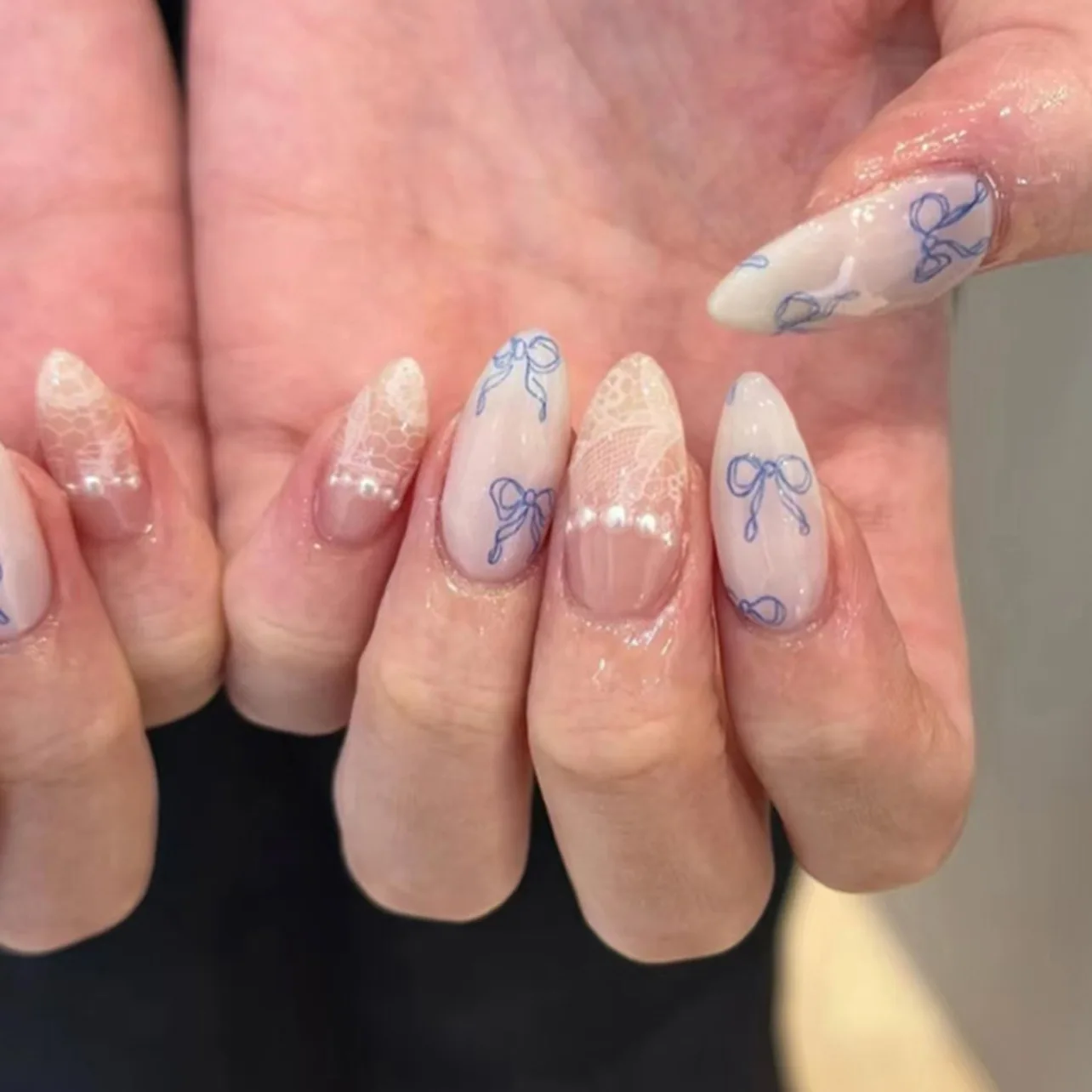 24PCS Fresh Blue French False Nails Simple Bowknot Designs with Pearl Press on Nails Full Cover Wearable Almond Fake Nails Tips
24PCS Fresh Blue French False Nails Simple Bowknot Designs with Pearl Press on Nails Full Cover Wearable Almond Fake Nails Tips