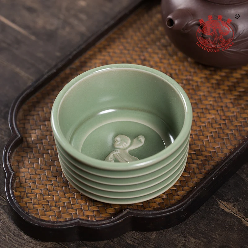 Классическая чашка Longquan Celadon Hu Jianyong Master, одинарная чашка, персональный высококачественный керамический чай, чашка кунг-фу, ручная работа, чайная чашка
Классическая чашка Longquan Celadon Hu Jianyong Master, одинарная чашка, персональный высококачественный керамический чай, чашка кунг-фу, ручная работа, чайная чашка