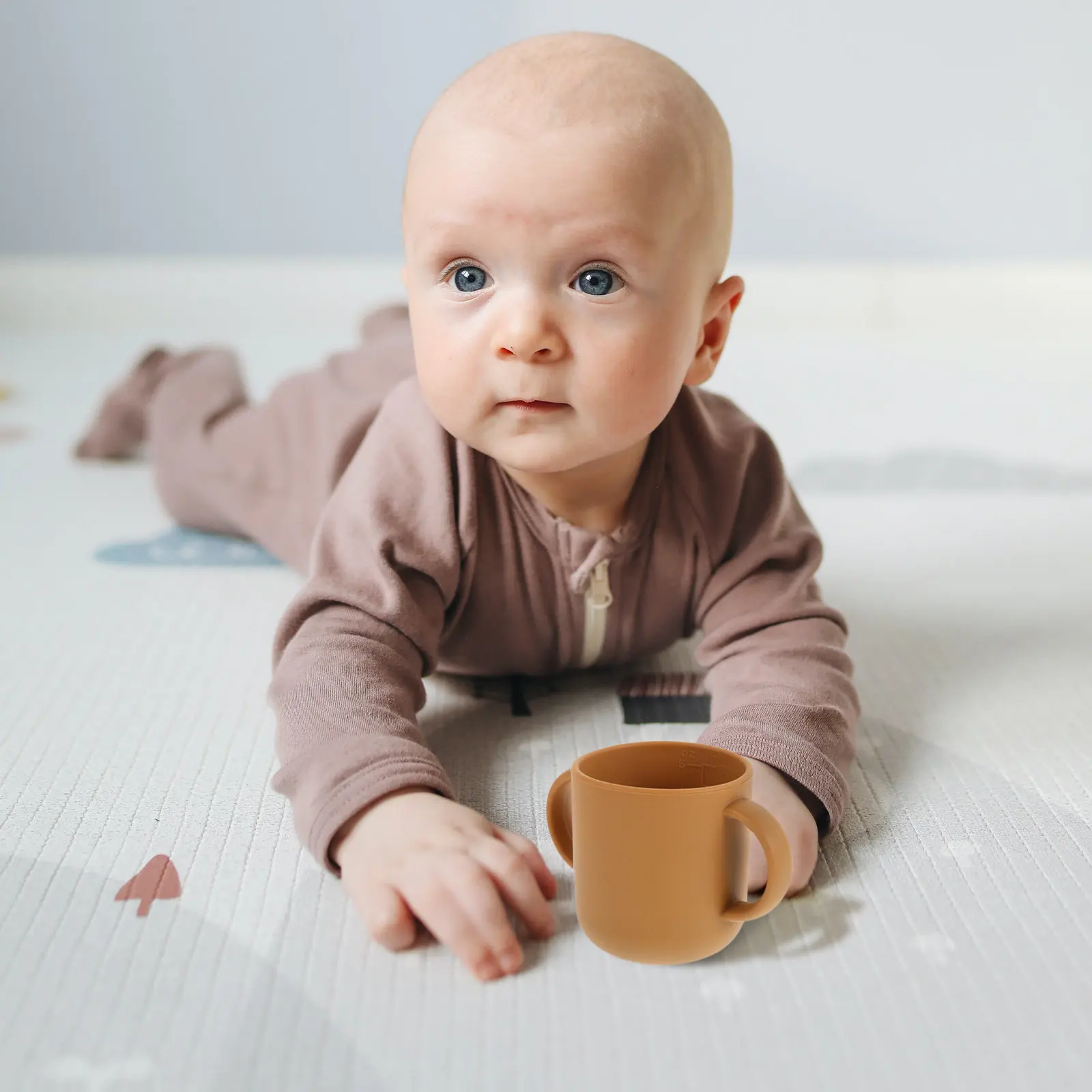 Silicone Baby Training Cup Toddler Silicone Cup with Two Handles Lightweight Portable Safe for Hot Cold Drinks Infant
Silicone Baby Training Cup Toddler Silicone Cup with Two Handles Lightweight Portable Safe for Hot Cold Drinks Infant