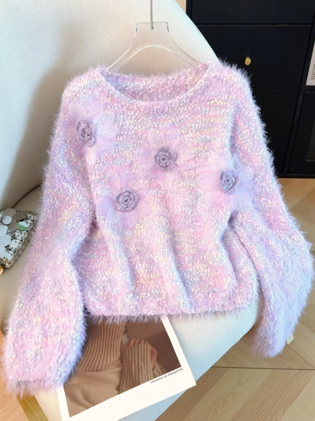 Sweet Soft Short Knitted Sweater Women's Autumn Winter Fashionable Beautiful 3D Flower Embroidery Fluffy Imitation Mink Top
Sweet Soft Short Knitted Sweater Women's Autumn Winter Fashionable Beautiful 3D Flower Embroidery Fluffy Imitation Mink Top