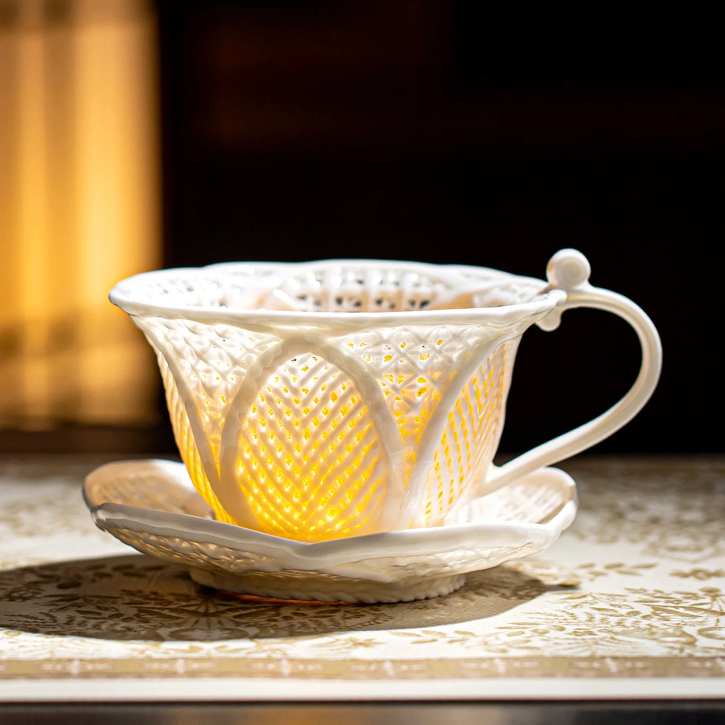 Linglong coffee cup hand-woven good-looking Yuluo household latte cup personal water cup
Linglong coffee cup hand-woven good-looking Yuluo household latte cup personal water cup