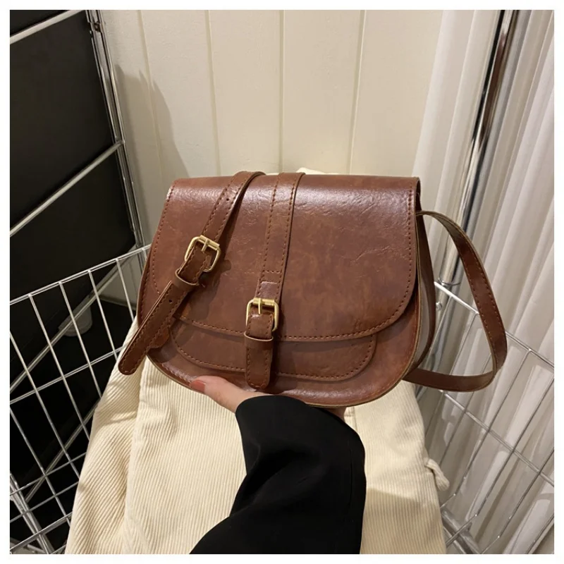 2025 New Style Hong Kong Vintage Versatile Single Shoulder Crossbody Bag Women's Fashionable Half-moon Bag Crossbody Bags
2025 New Style Hong Kong Vintage Versatile Single Shoulder Crossbody Bag Women's Fashionable Half-moon Bag Crossbody Bags